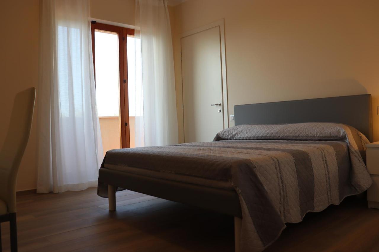La Casa De Anto' Apartment Torre San Patrizio Luaran gambar