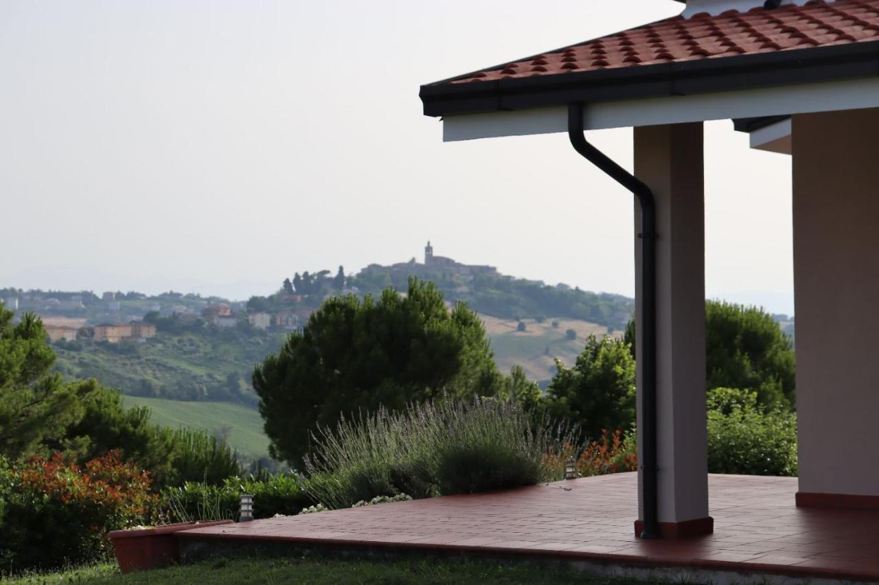 La Casa De Anto' Apartment Torre San Patrizio Luaran gambar